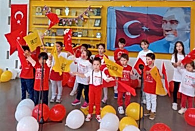 23 Nisan Ulusal Egemenlik ve Çocuk Bayramı'na Coşkulu Kutlama